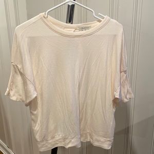 Like new! Women’s American Eagle ribbed knit shirt.